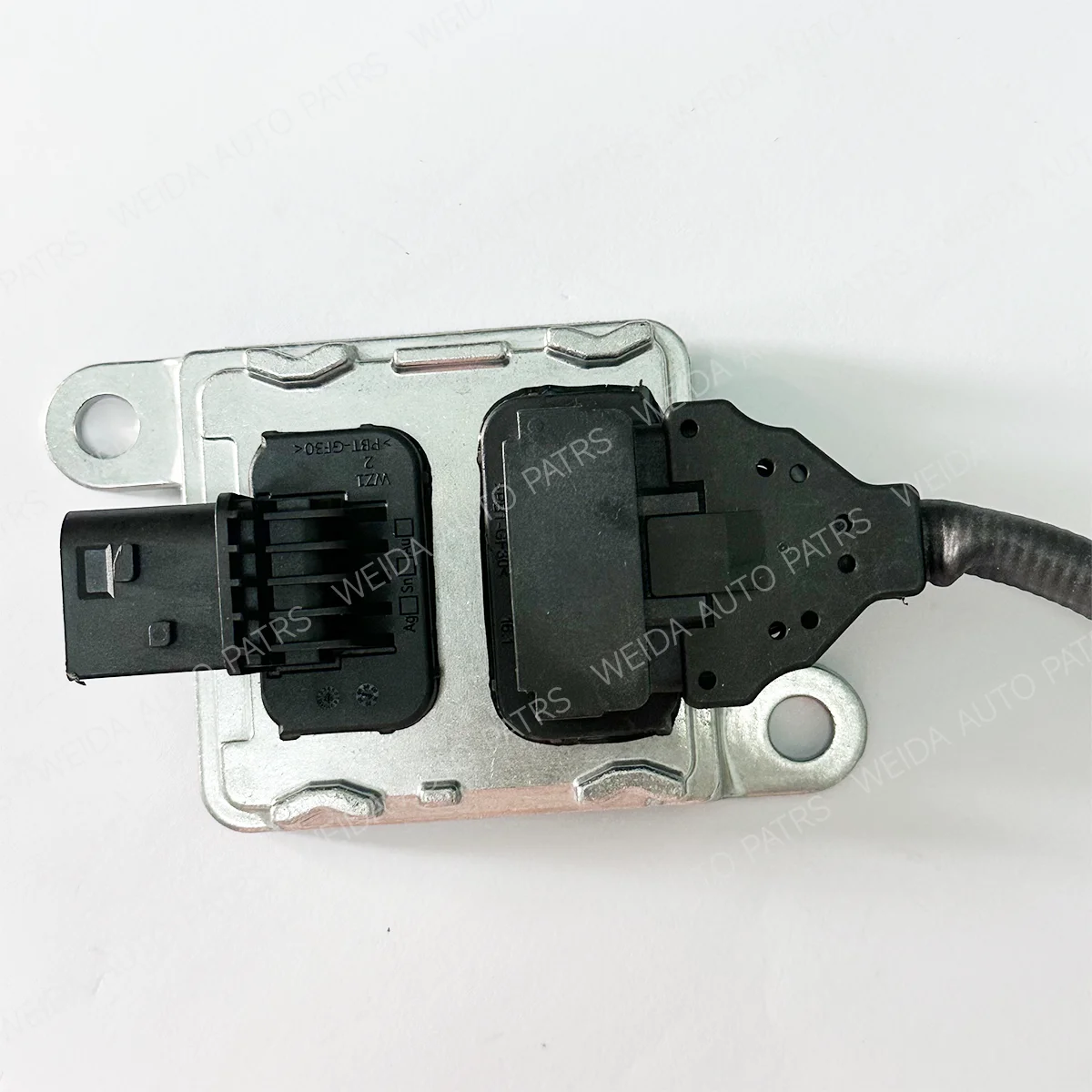 

New Nitrogen Oxide Sensor NOx Sensor FOR CUMMINS High Auto Sensor Car Spare Parts 5698479 SNS3255
