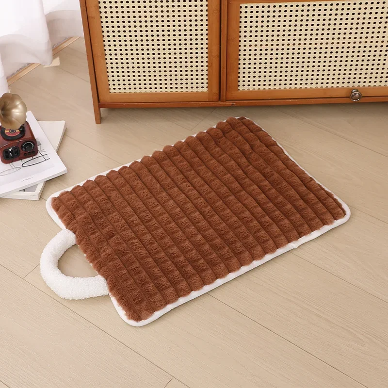 Four-season Versatile Pet Mat Offered in Three Hues Portable for Trips Wear-resistant Skin-friendly Cozy Bedding Cushion Fit