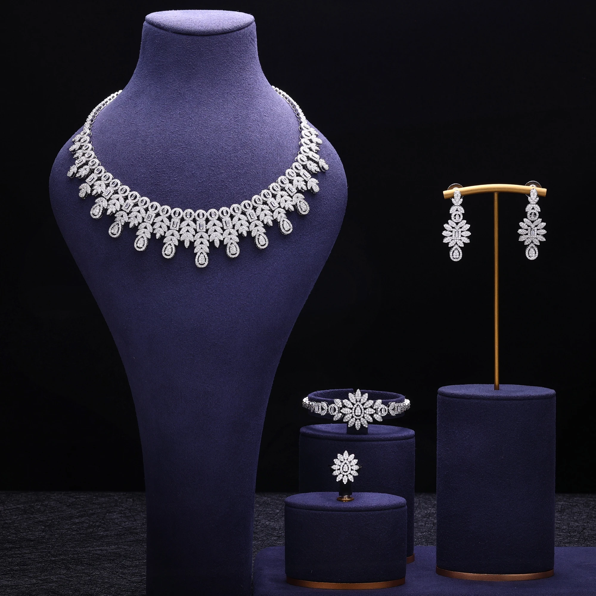 

4-piece Bridal Zirconia Full Set Women's Party Jewelry Set Luxury Dubai Nigeria CZ Crystal Wedding Jewelry Set