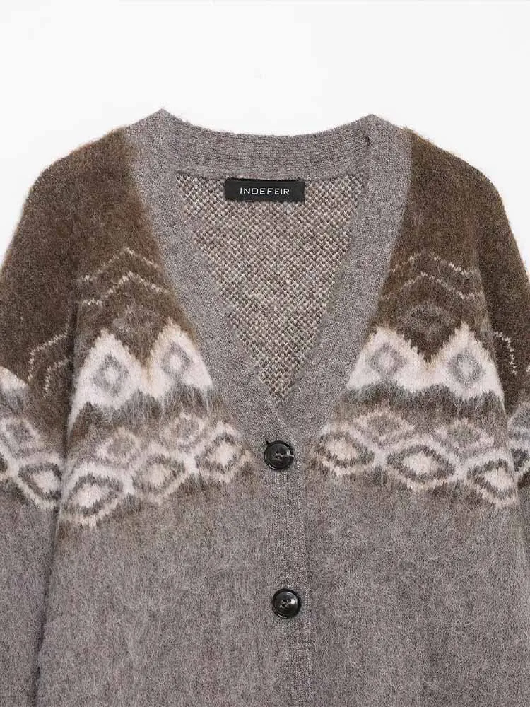 Estilo europeu e americano outono recém chegados roupas femininas da moda, versátil decote em v desbotado jacquard malha cardigan