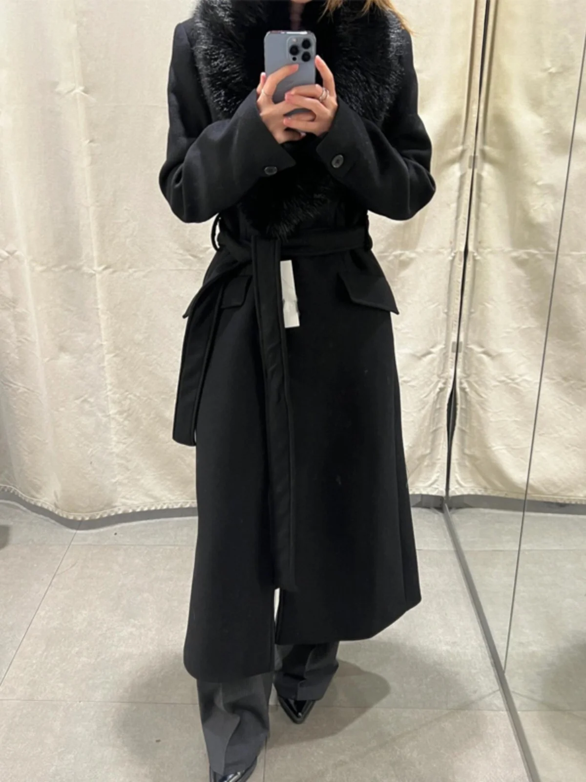 Winter Thickened Long Coat Women's Outerwear Korean Style V-Neck Woolen Quilted Jacket Black Fur Collar High-End Feeling