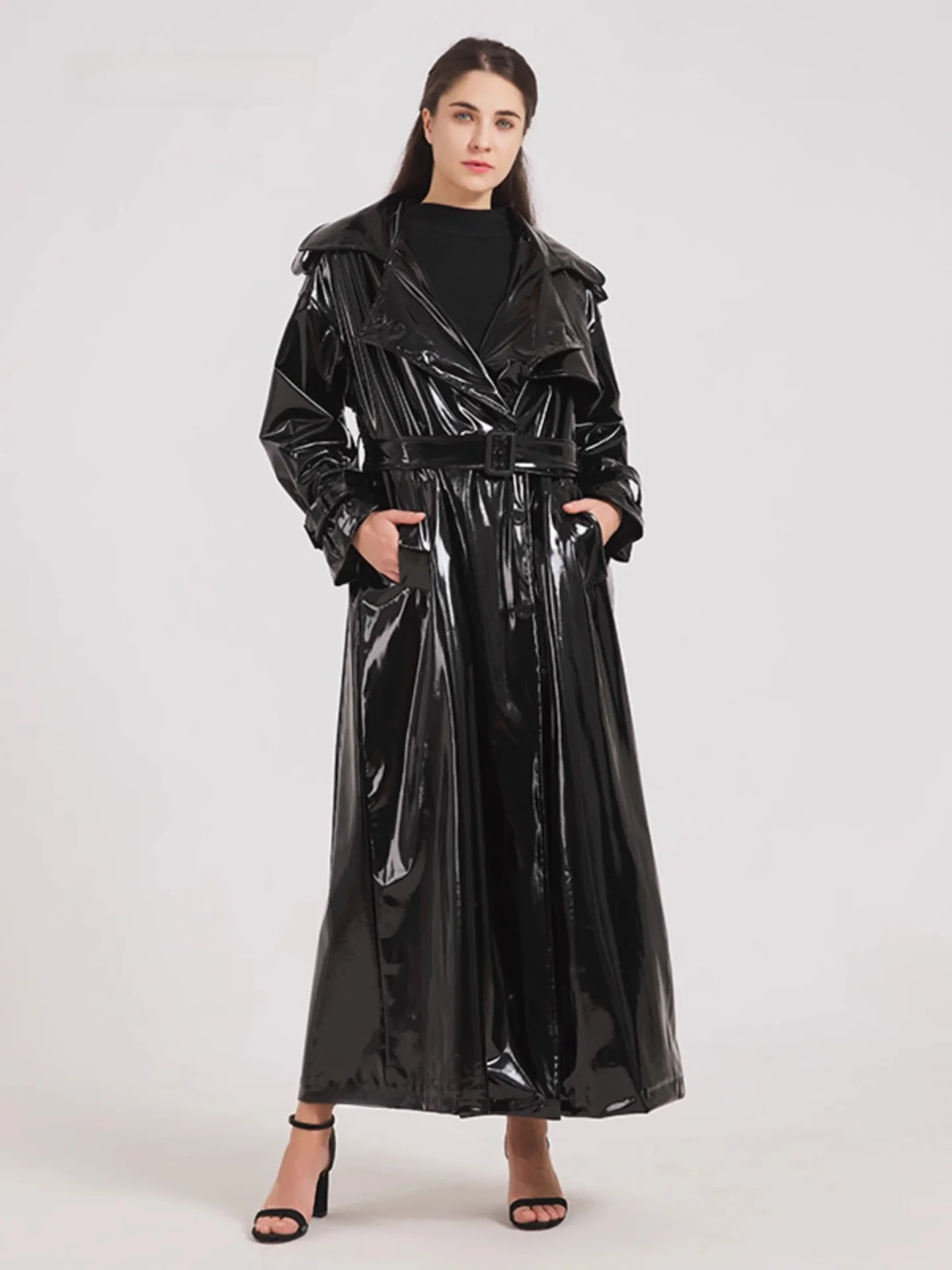 Giacca Lunga in Pelle da Donna Nerazzurri, Super Morbida con Superficie Liscia, Lunghezza Elevata per Donne Alte, Capospalla Elegante e Confortevole