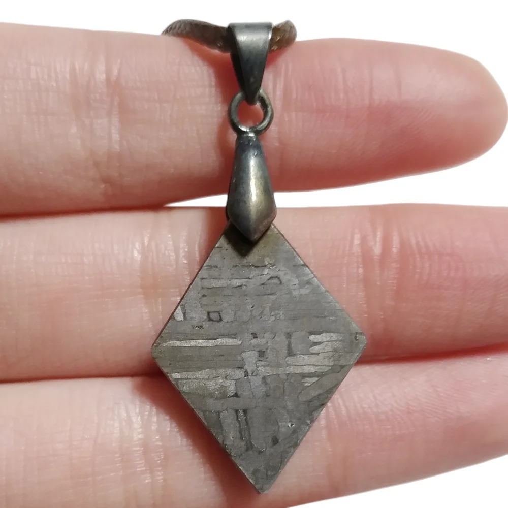 Muonionalusta Iron Meteorite Necklace Natural Meteorite Material Jewelry Iron Meteorite Specimen Collection