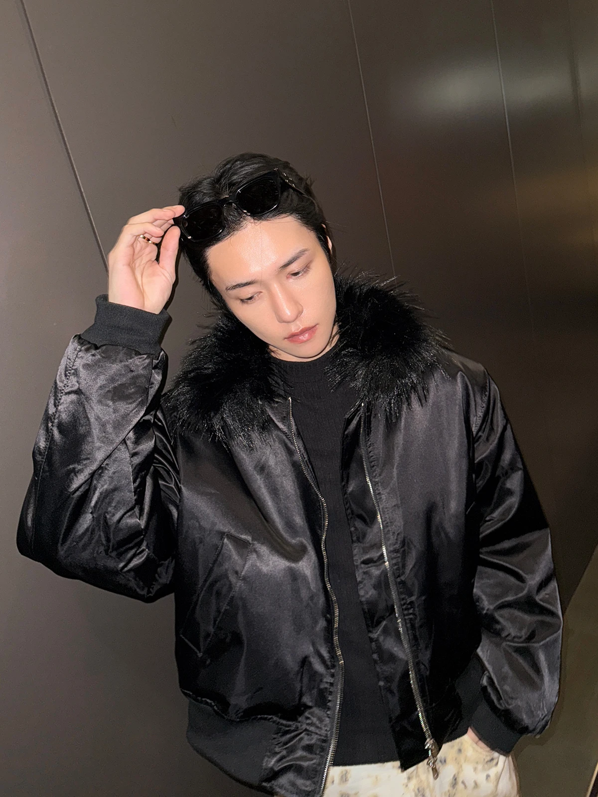 Men's 2025 Winter New Satin Faux Fur Collar Jackets Men's Thickened Trendy Parkas Male Long Sleeve Solid Color Handsome Coats