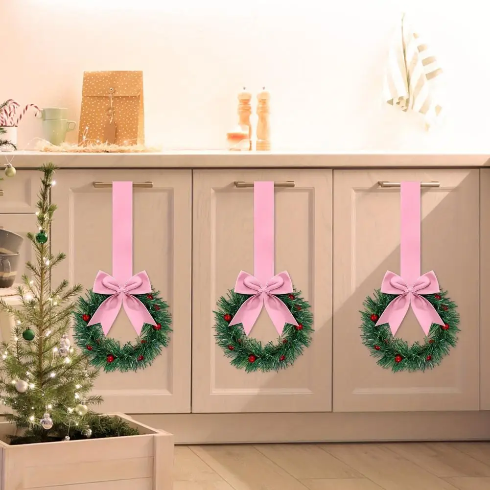 إكليل عيد الميلاد الاصطناعي أكاليل خزانة المطبخ الاحتفالية لعيد الميلاد مع لهجات التوت الشريط لنافذة الباب الأمامي للمزرعة
