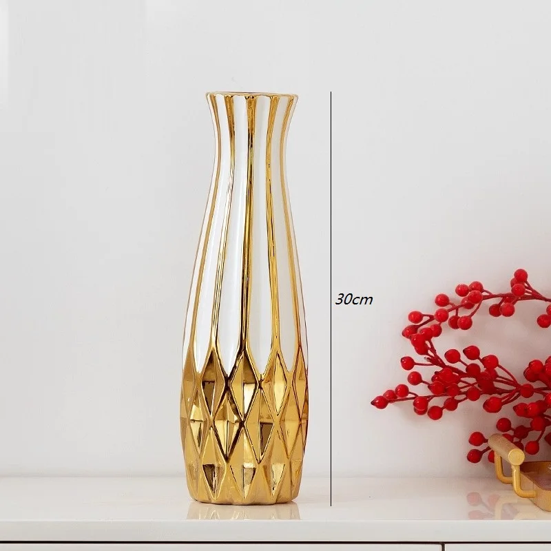 Gold painted ceramic vase can be used to install water splashes, high-end decorations for home living rooms, study rooms, and en