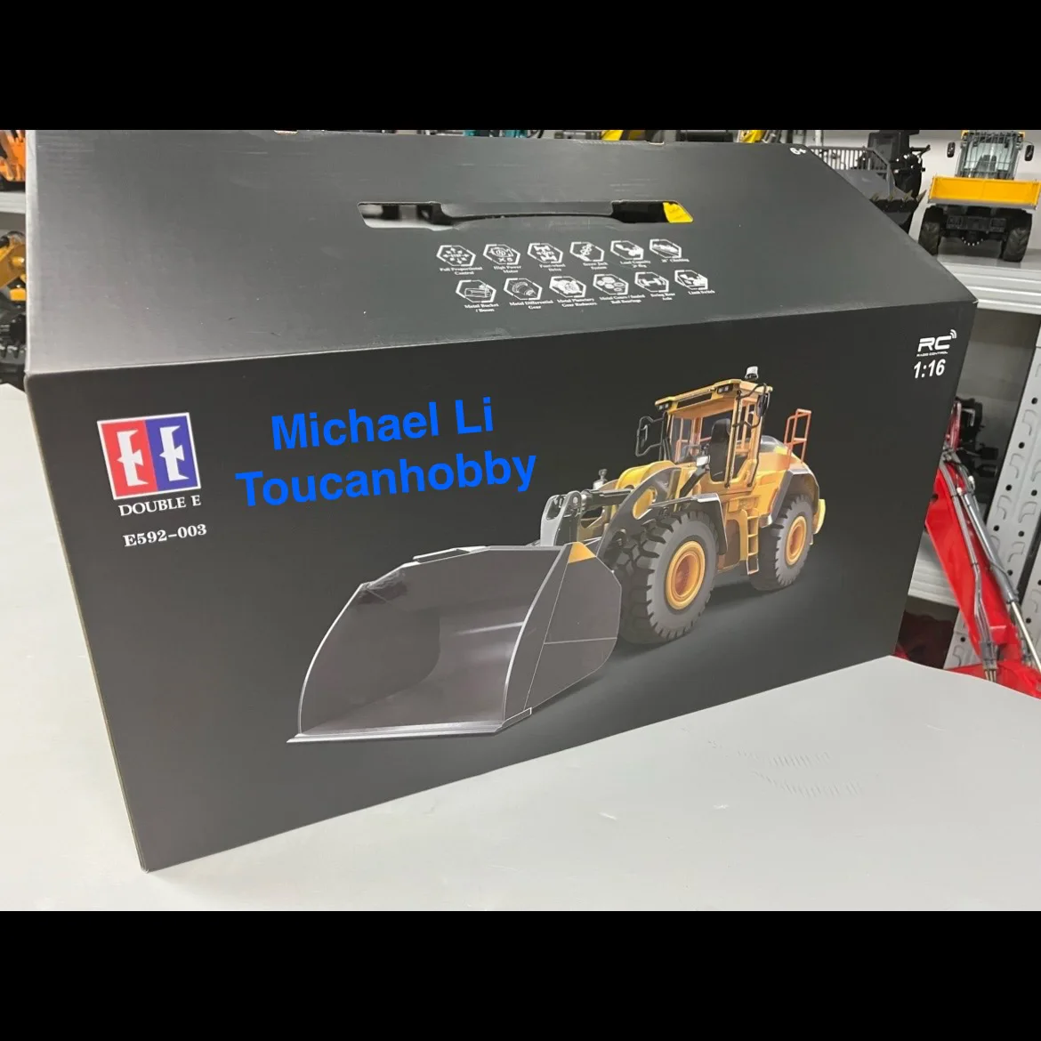 L260H RC Loader 1/16 Double E E592 Electric Loader Remote Control Cars Sound Rotaion Light Toy Boy Construction Trucks TH23665