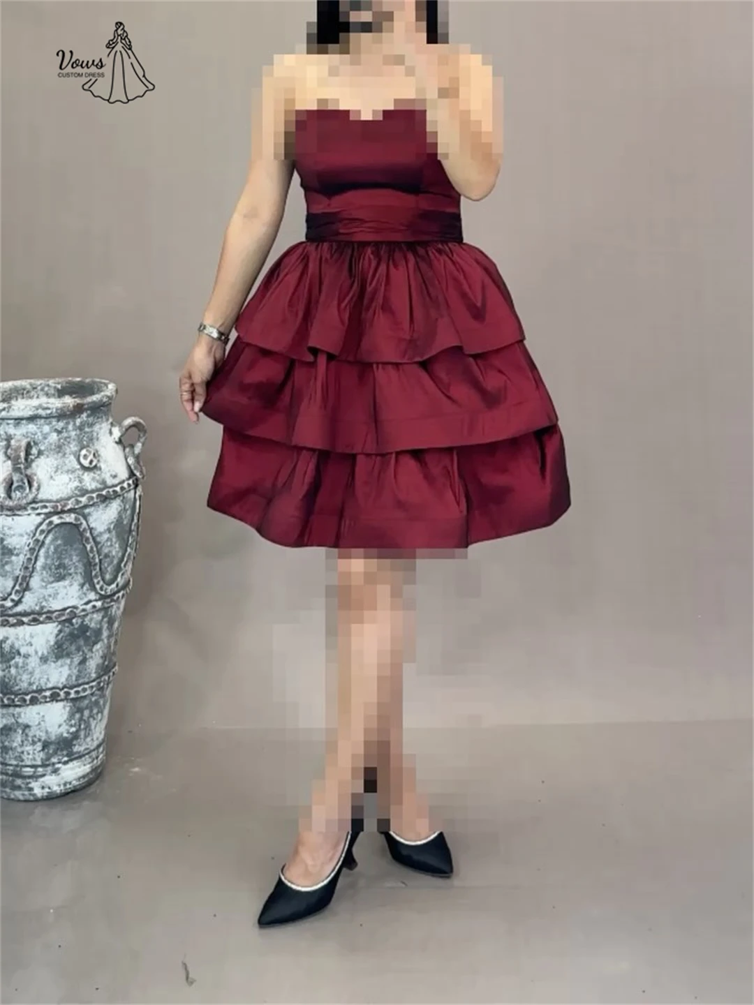 ชุดราตรีงานแต่งงานสั่งตัดพิเศษสำหรับพิธีแต่งงานปี 2025 ทรงเอ กระโปรงสั้นหลายชั้นแบบเปิดไหล่