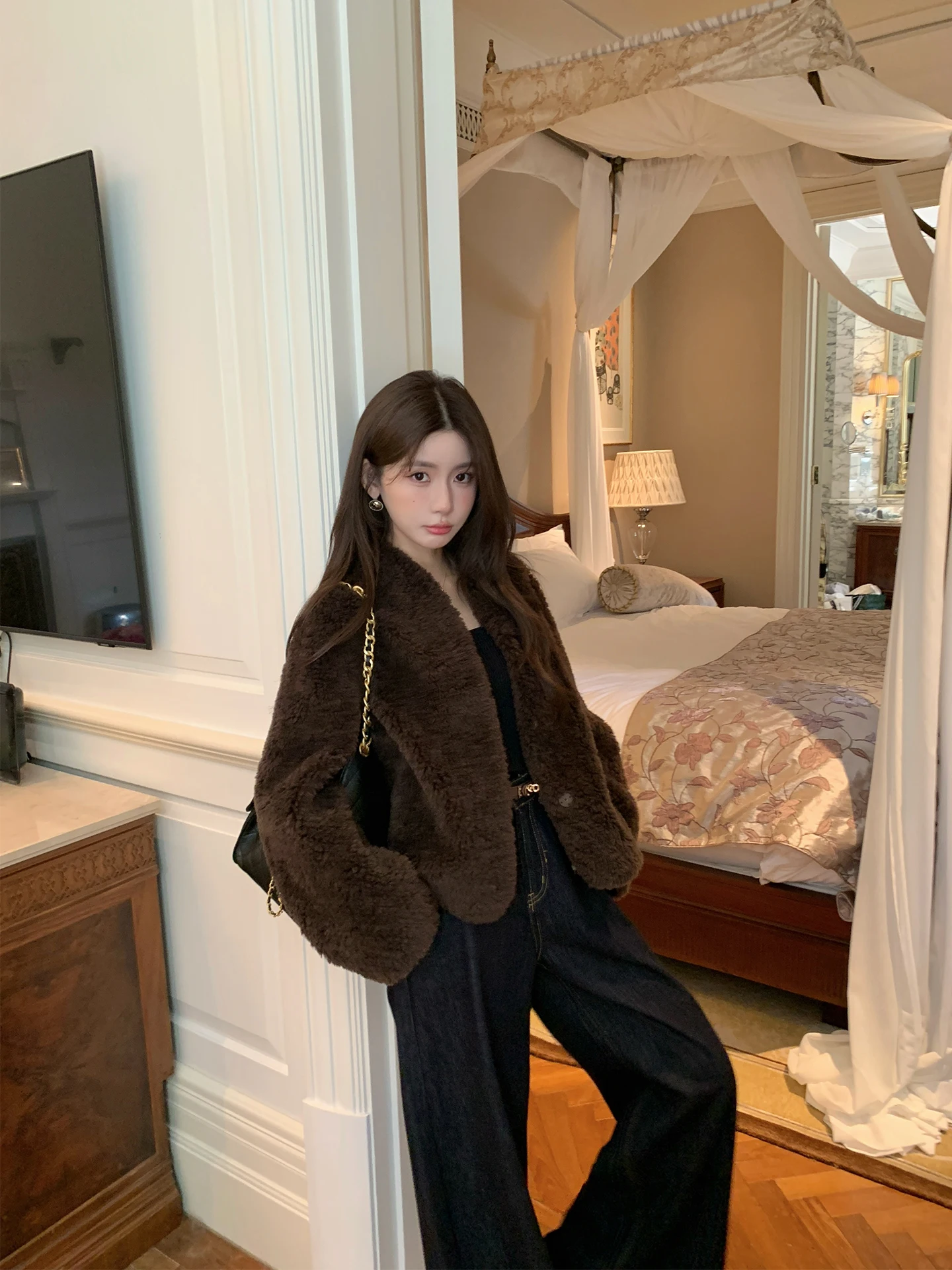 

Young Women's ort Lamb Fur Coat Warm Casual Sle V-Ne Thiened Winter Outerwear UPFURS Brand Polyester