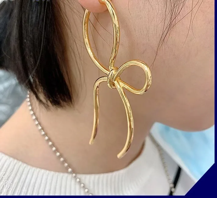 

2024 New Trend Classic High Quality Famous Popular Brand Luxury Jewelry Women's Exaggerated Bow Long Earrings Fashion Party GIFT