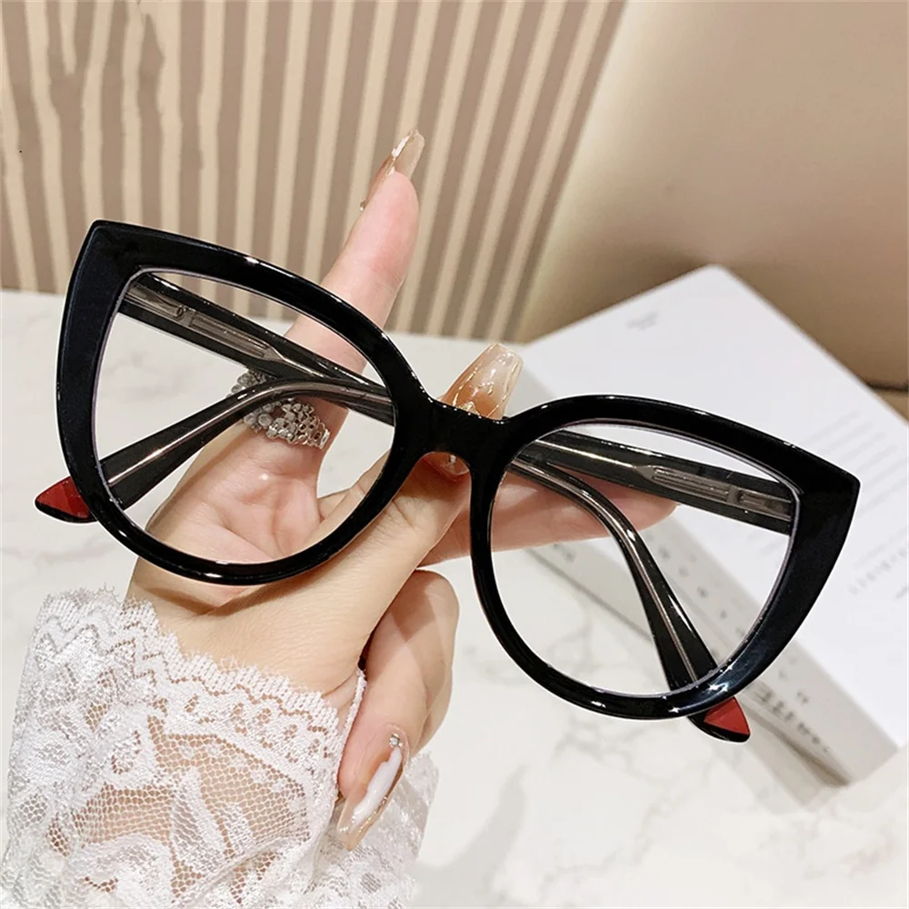 Chic Cat-Eye Blue Light Blocking Glasses, Retro Tortoiseshell Design, Full-Rim PC Frame, Fashionable Computer Eyewear for Women