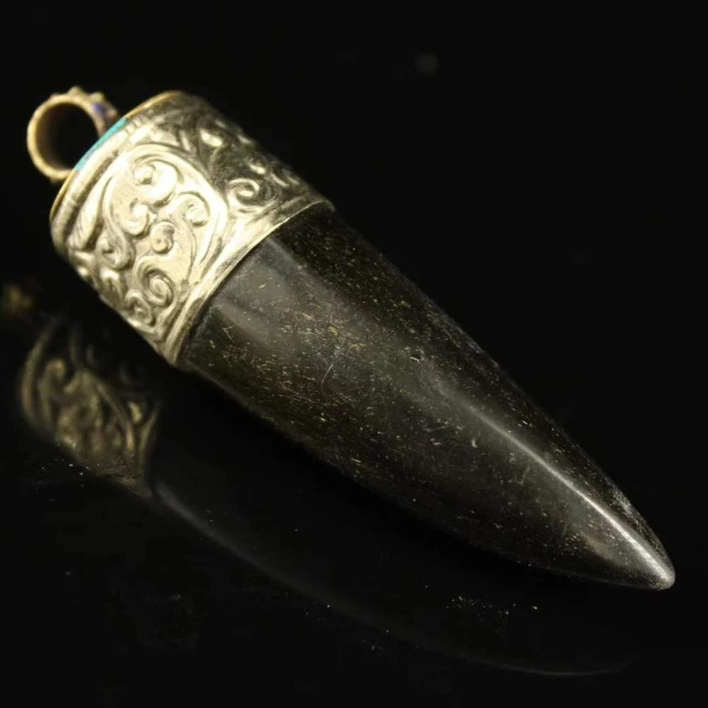 

China Tibet collect old pure handmade yak horn tip wrapped Tibetsilver pendants