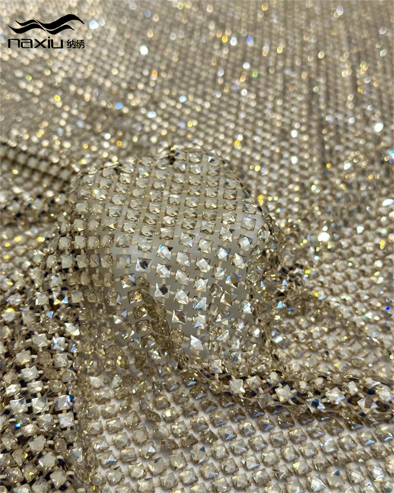 

Madison 11kg/5Yards 6*6 Heavy Stones Lace Fabric France Sequins Embroidery 3D Nigerian Bridal Mesh Lace Fabric For Sewing Dress