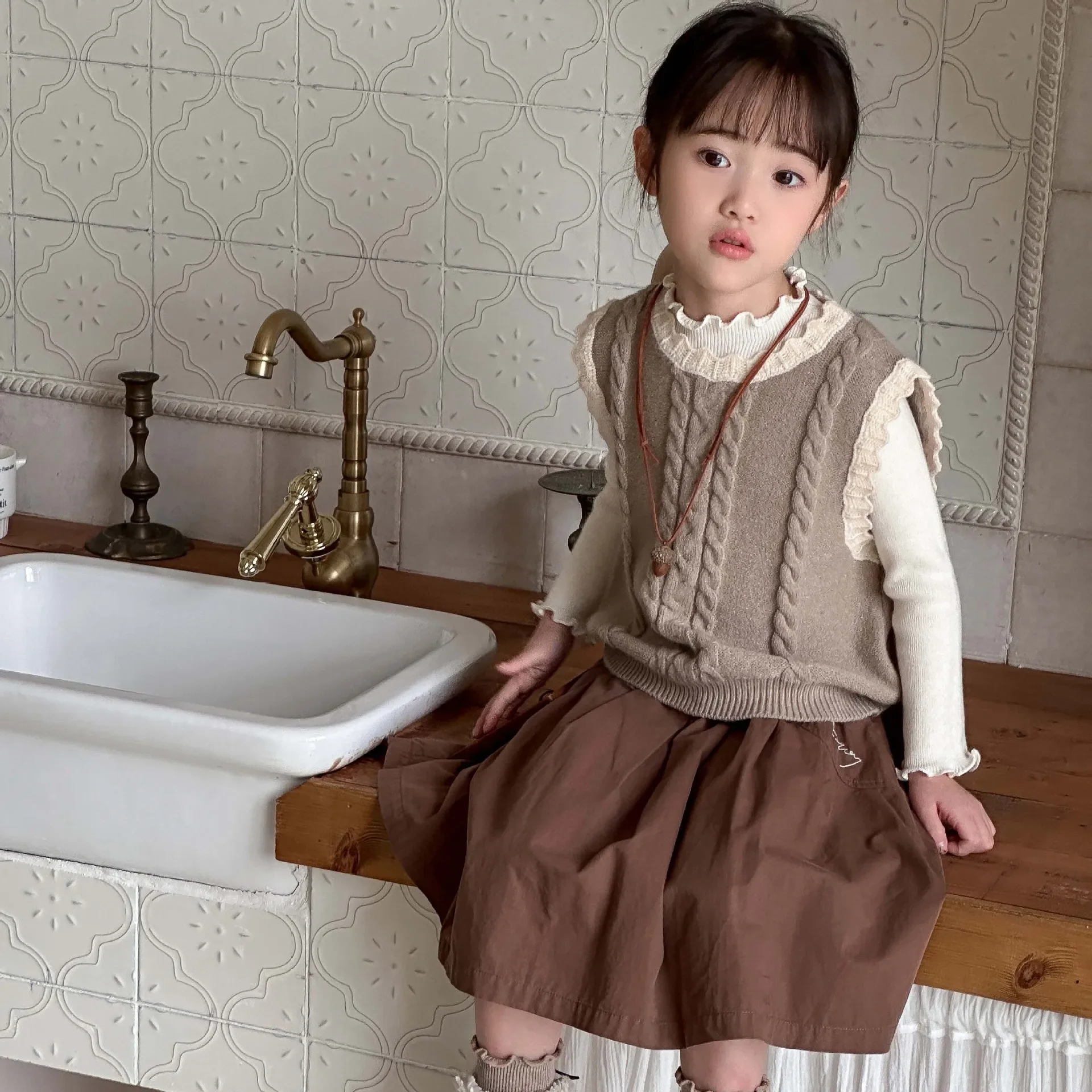 Girls Vests 2024 Autumn New Childrens Clothes Korean Style Girls Baby Mori Girls Lace Twist Knitted Sweater Casual Simple Daily