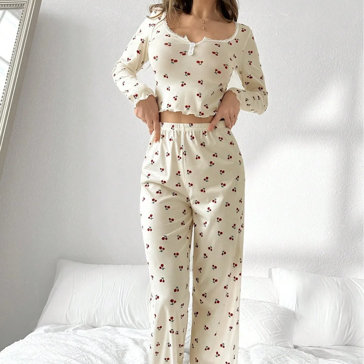 2024 Women\'s Pajama Set Cherry Print Sleepwear Long Pants and Long sleeves Two-piece V-neck Fashon Home Wear Pyjamas Autumn Pjs