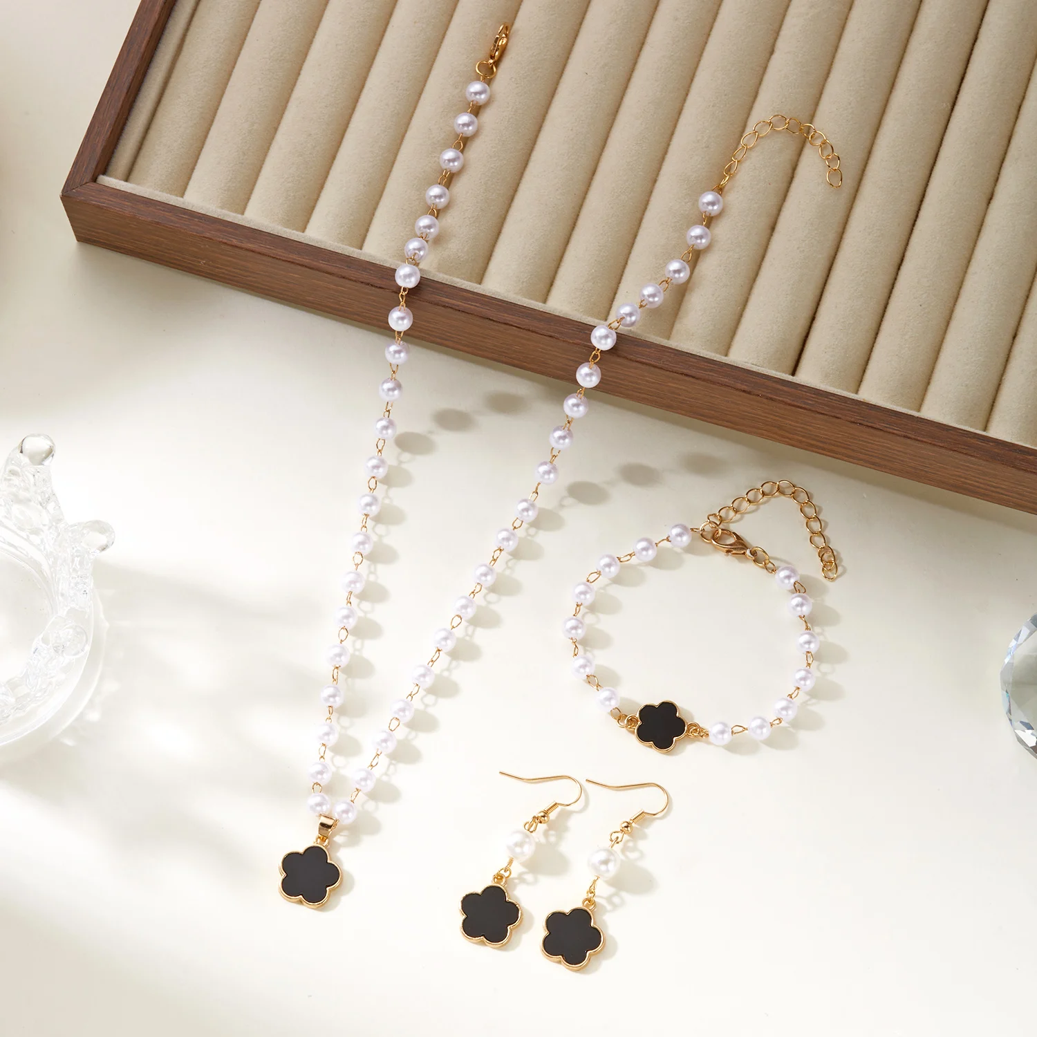 Exquisite Lucky Five Petal Flower Jewelry Set for Women Elegant Imitation pearl Necklace Bracelet Earrings Party Jewelry Gift