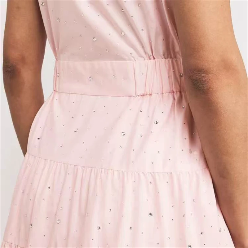Letnia nowa damska sukienka bez rękawów z klapami i kryształkami na rok 2025, wysokiej jakości i modna długa sukienka z paskiem i wyszczuplającą talią