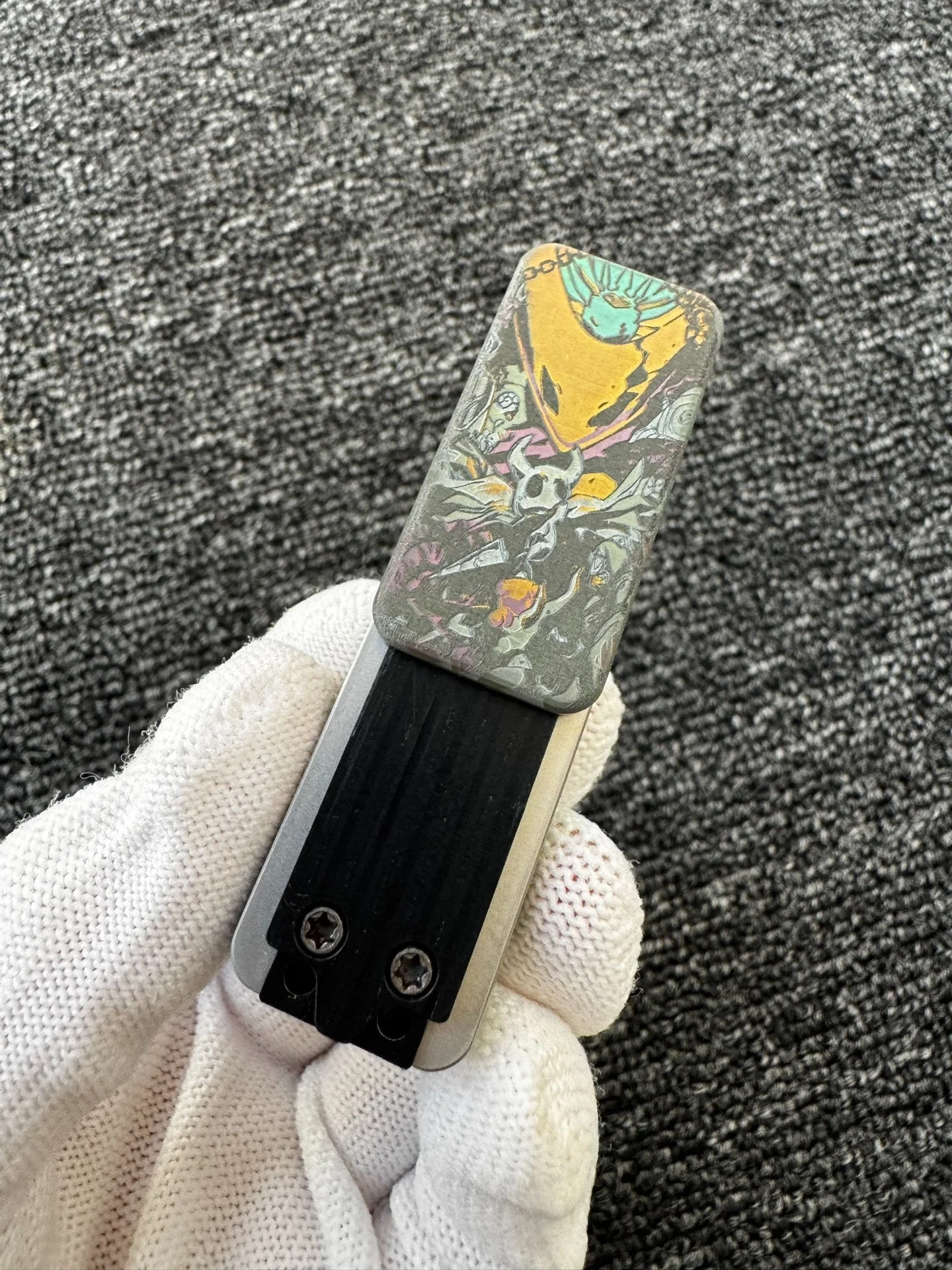 Used EDC YOLO Sword Edge, Portable Joy Elephant Carving Hollow Knight Theme Edc Metal Decompression Toy