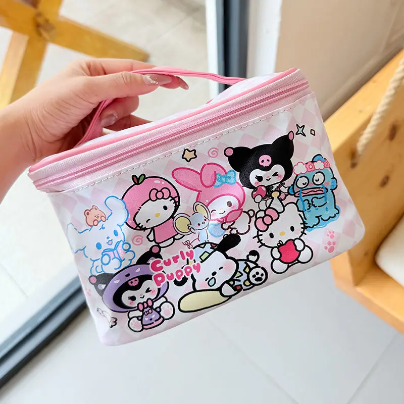 Tas Rias Perjalanan Portabel Crayon Shin-Chan dengan Nilai Kecantikan Tinggi Kapasitas Besar Tahan Air Tas Cuci Portabel Lucu dan Mudah Dibawa