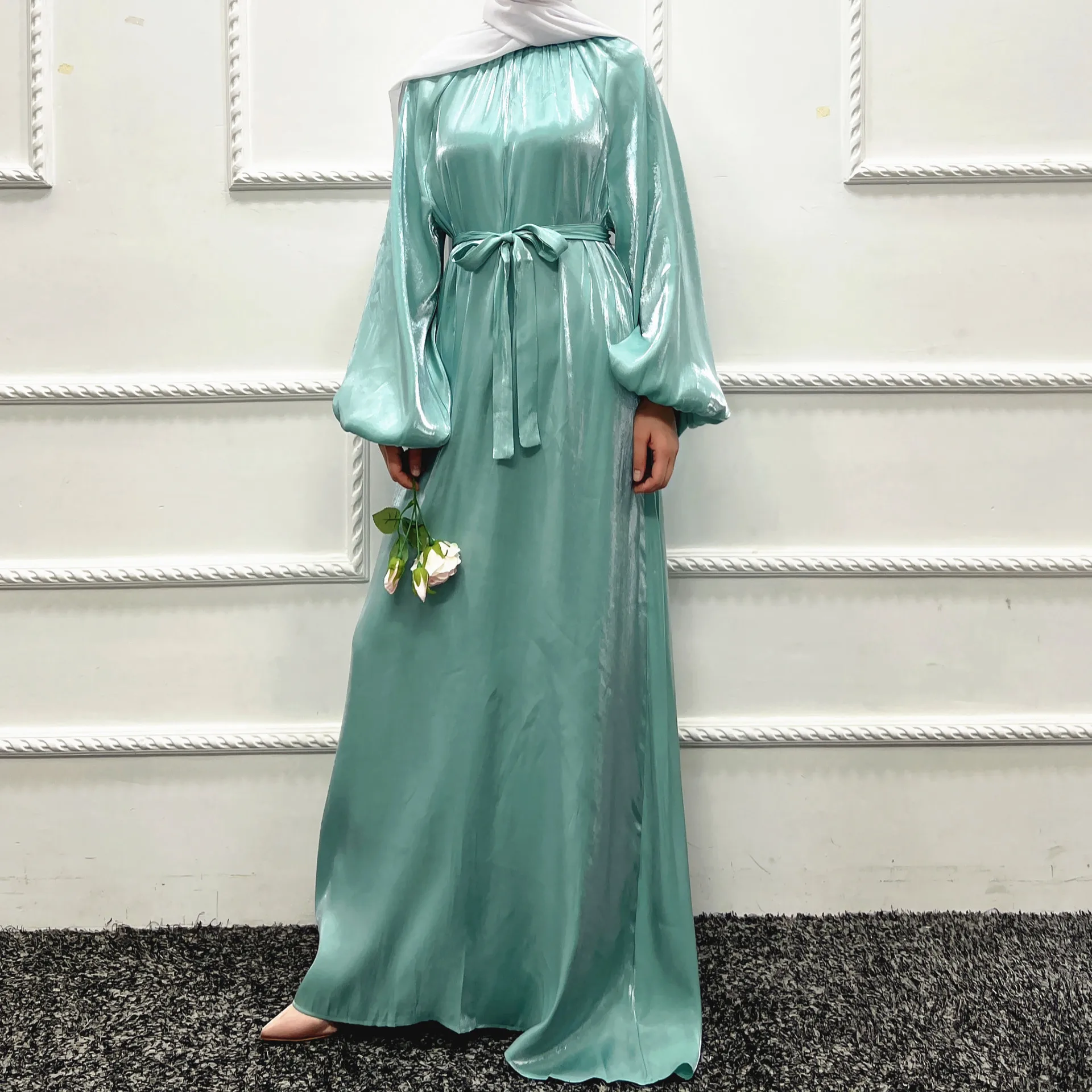 Shiny green Ramadan Eid Djellaba Muslim Dress Dubai Fashion Elastic Puff Sleeve Soft Shiny Abaya with belt wy840w