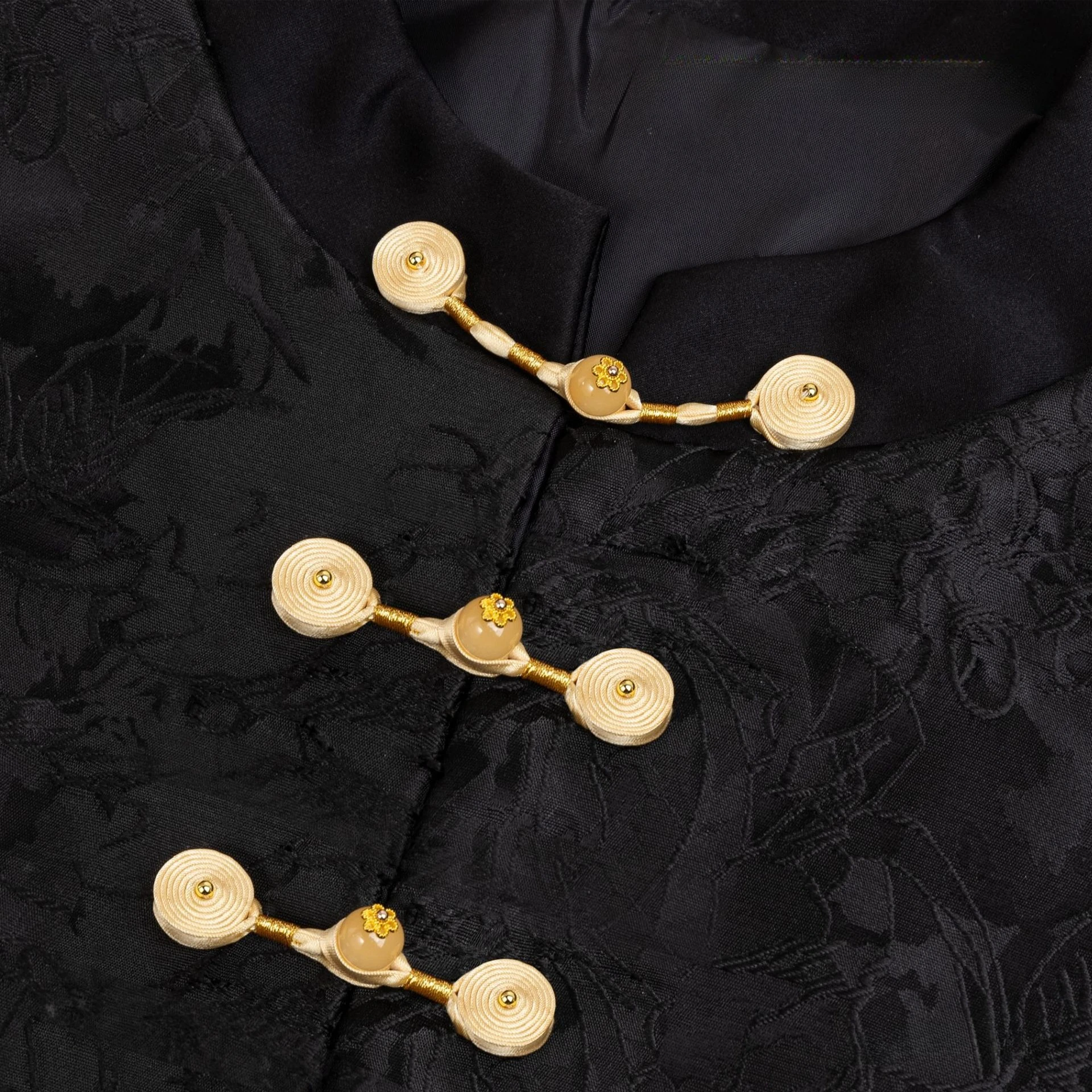 1pcs Cheongsam Buckle Chinese Style Handmade Weaving Winding Gold Bead Plate Fragrant Long Tail One Word