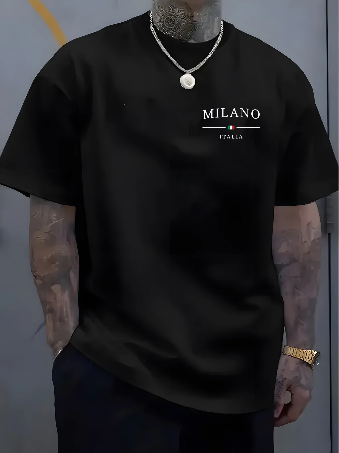 Camiseta casual de manga corta para hombre combinada con top de verano al aire libre con cuello redondo y estampado italiano de Milán, transpirable y cómoda