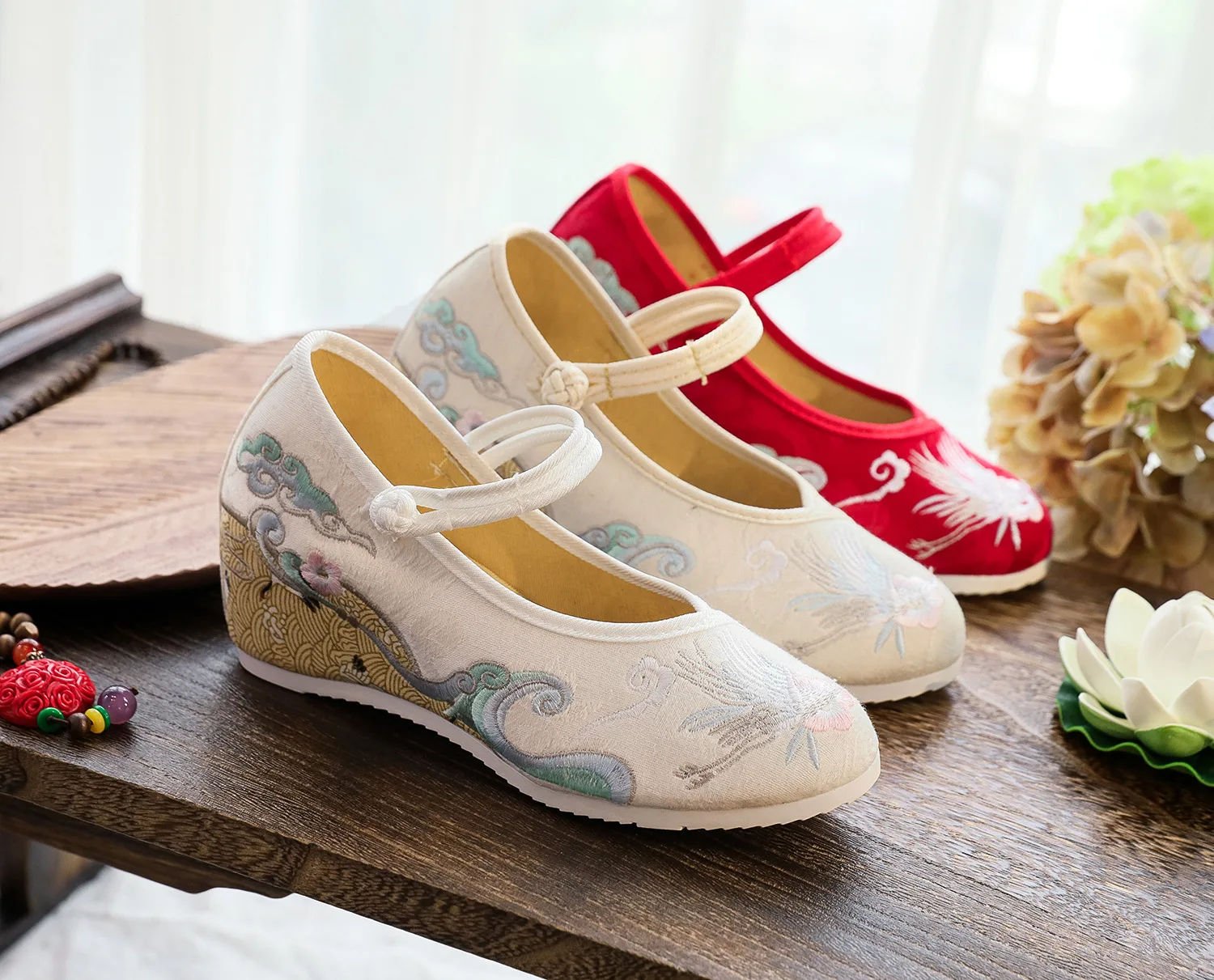 

CY393 Hanfu Shoes Embroidered Shoes Women's Cloth Retro Ancient Chinese Cheongsam Shoe Tea Artistes High Heels