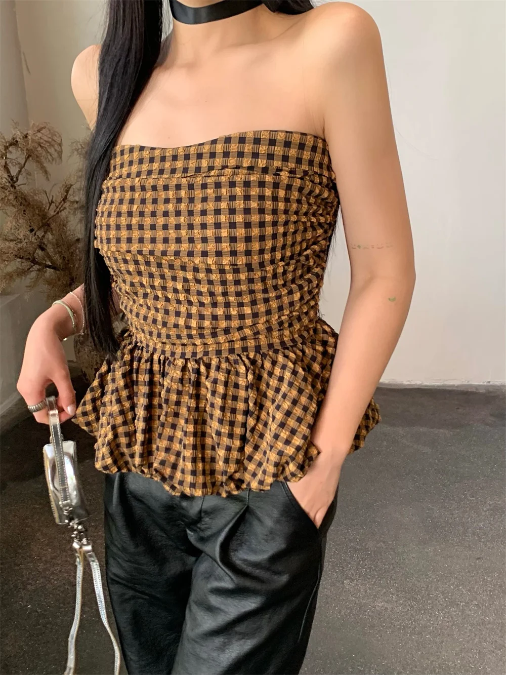 

Benuynffy Plaid Strapless Tops Women Sexy Off Shoulder Short Tube Top Female 2024 Summer Street Retro Sleeveless Peplum Blouse
