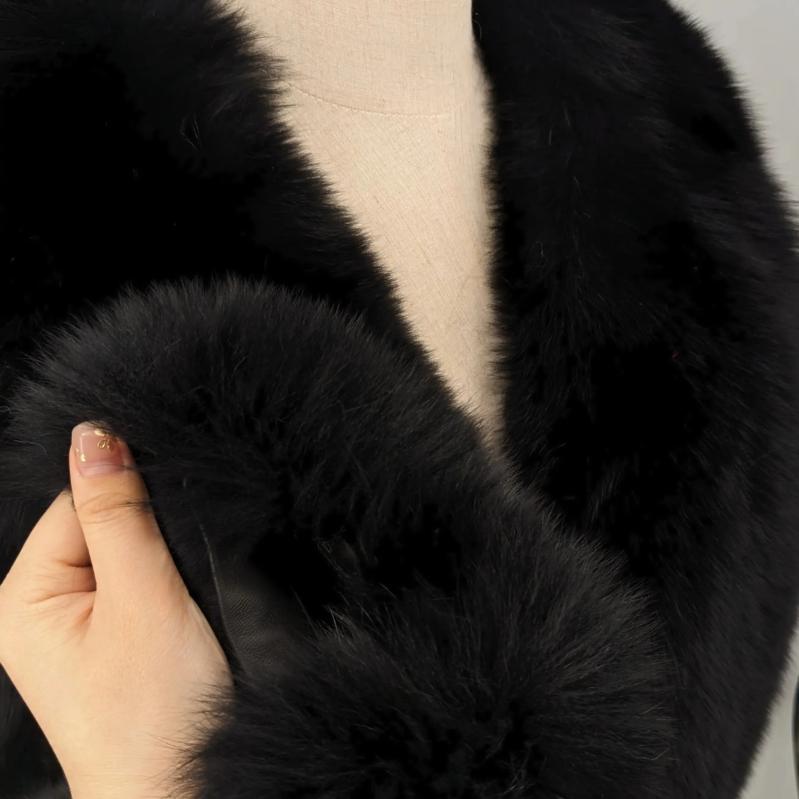 معطف قصير من فرو الثعلب الحقيقي بطول 45 سم وأكمام طويلة ناعمة ودافئة