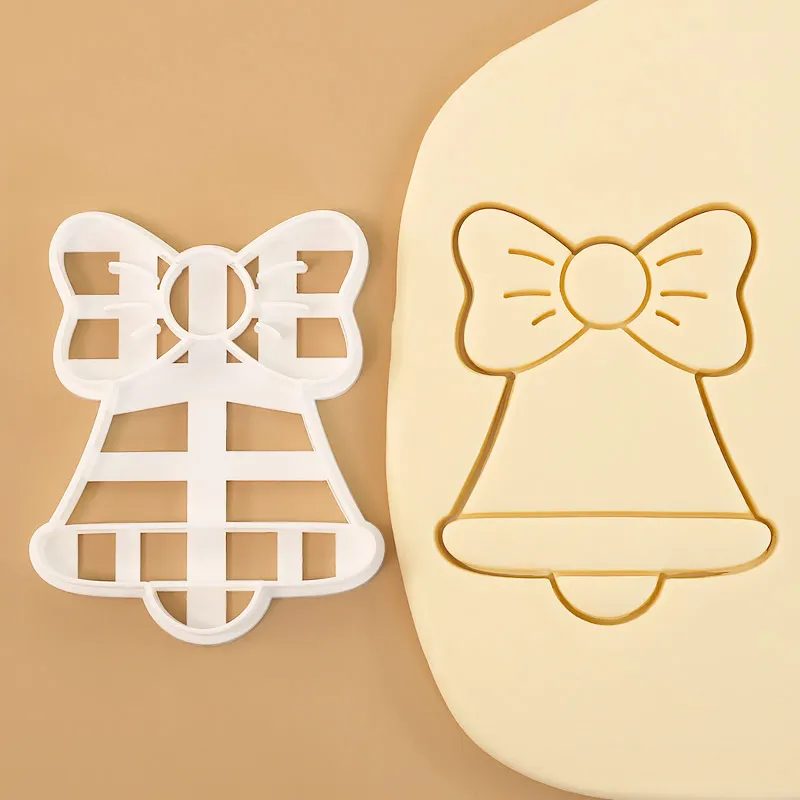 Juego de 4 Cortadores de Galletas Navideños - Moldes para Hornear Galletas con Forma de Reno, Chimenea, Bastón de Caramelo y Campana para Decoraciones de Árboles de Navidad