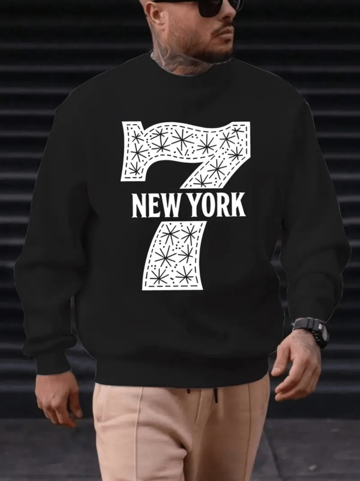 

Men's Stylish Black Sweatshirt with New York 7 Graphic Comfy Crew Neck Pullover with Star Pattern for Casual Wear Sports Hoodie