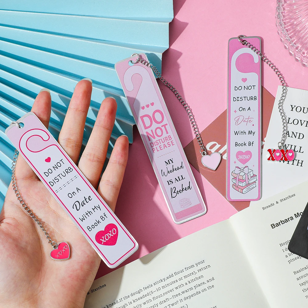 لطيف الوردي BF المرجعية XOXO القلب قلادة رومانسية حامل الصفحة المعدنية Bookish هدية لها عيد الحب قراءة الكتب Accessori #2