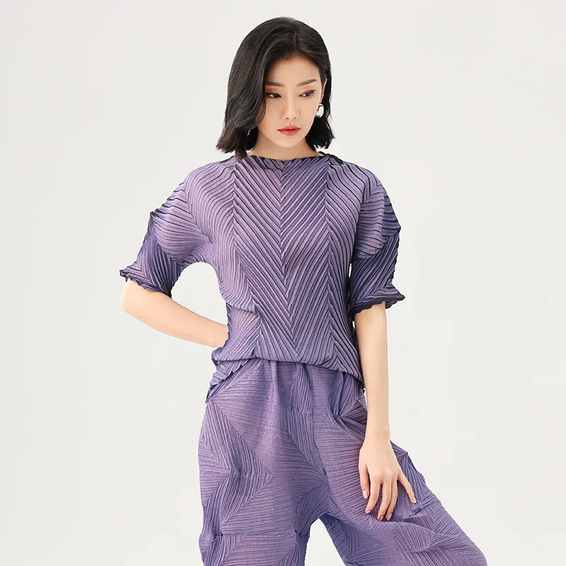 YFPF Miyake Pleated 여성 티셔츠 패션 반팔 보라색 솔리드 컬러 다목적 탑 블라우스 캐주얼 2025 New Clothing
