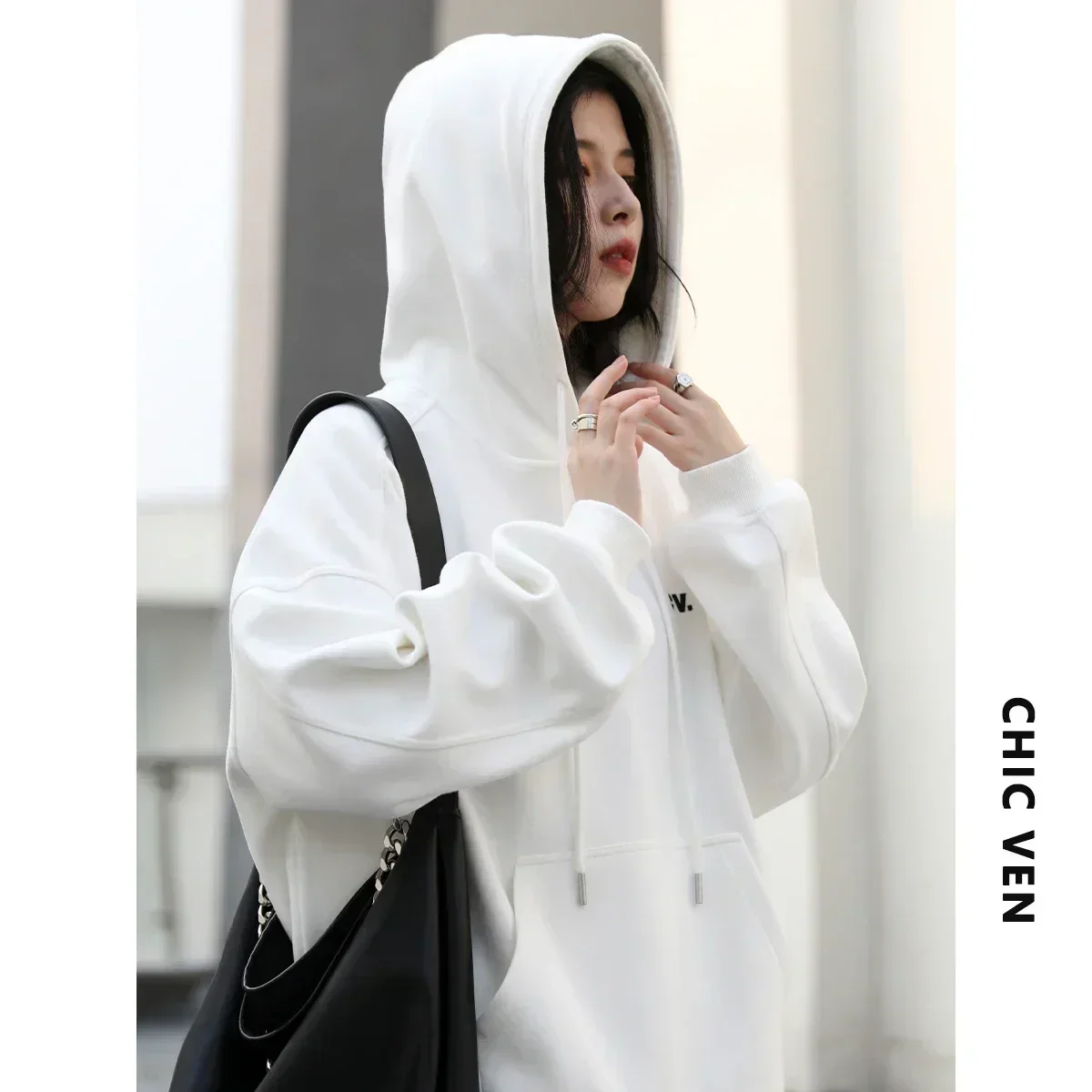 CHIC VEN Women\'s  Sweatshirts Loose Casual Plush Thick Warm Letter Embroidered Pullover Hooded Female Top Winter Autumn 2023