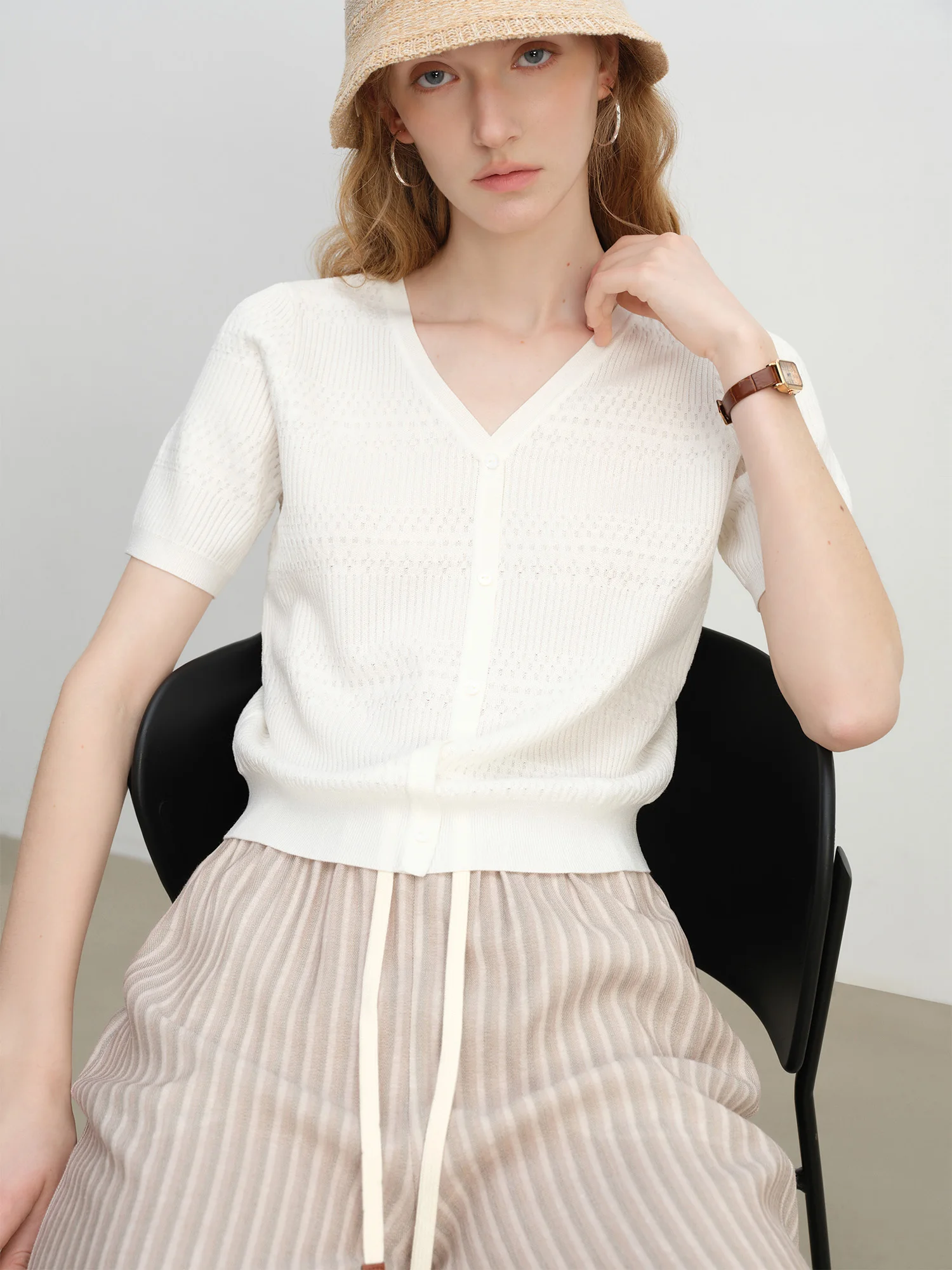 ZIQIAO Petite Women Knit Short Sleeve Straight Shoulder Thin V-Neck Knit Top French Style Cardigan 2025 New Arrival 25ZQ92249