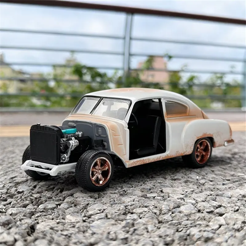 

1/24 1949 FLEETLINE Alloy Classic Sports Car Model Diecasts Metal Retro Vintage Car Rust Vehicle Model Simulation Kids Toys Gift