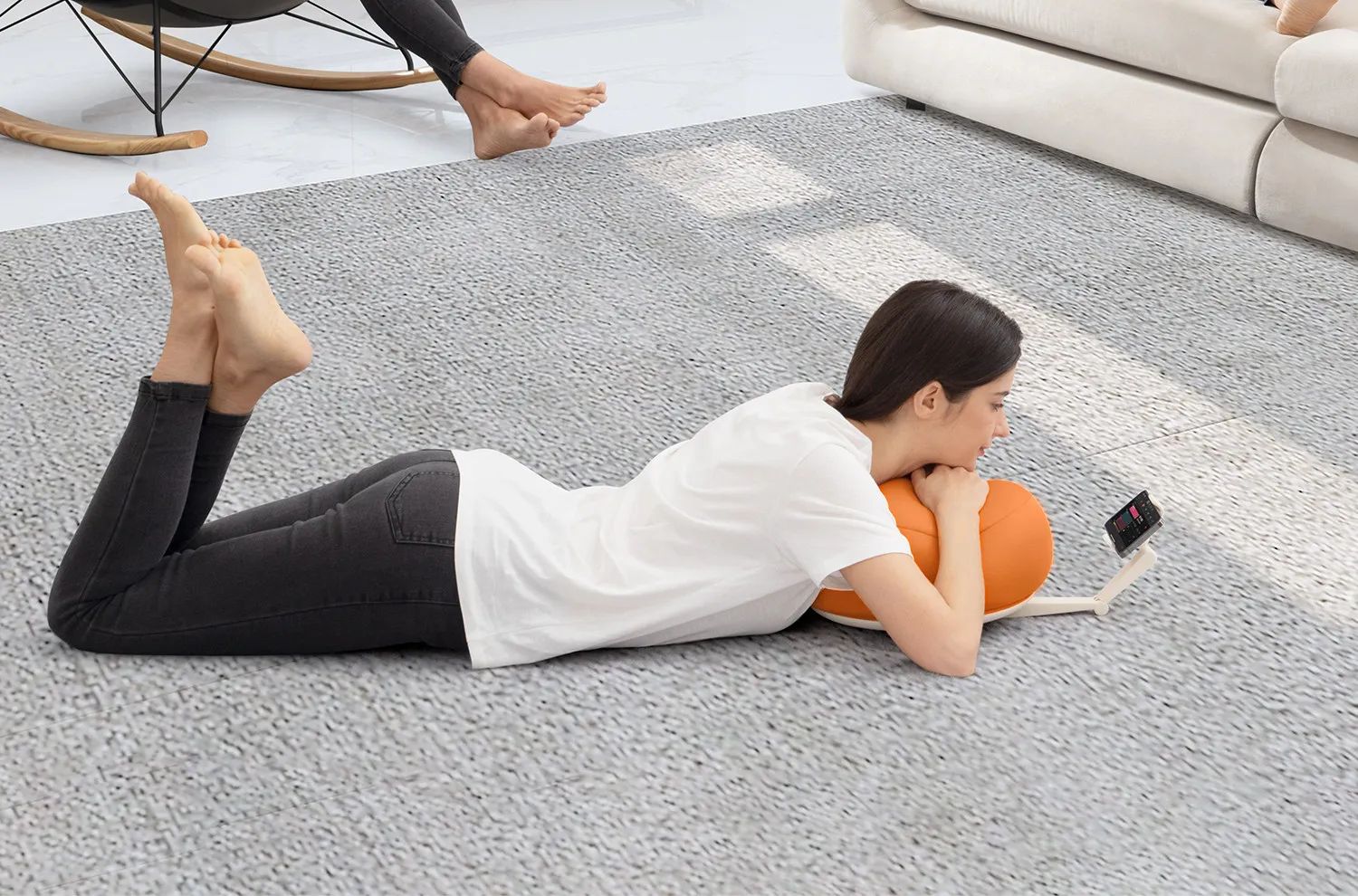 Mobile phone throw pillow bracket desktop magnetic suction bed lazy tablet drama chasing artifact