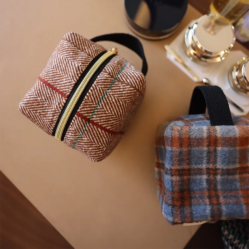 Geometric Cube Bag Metal Zipper Handle Fabric Brushed Creative Twill Square Wave Pattern Storage Bag Small Cosmetic bag