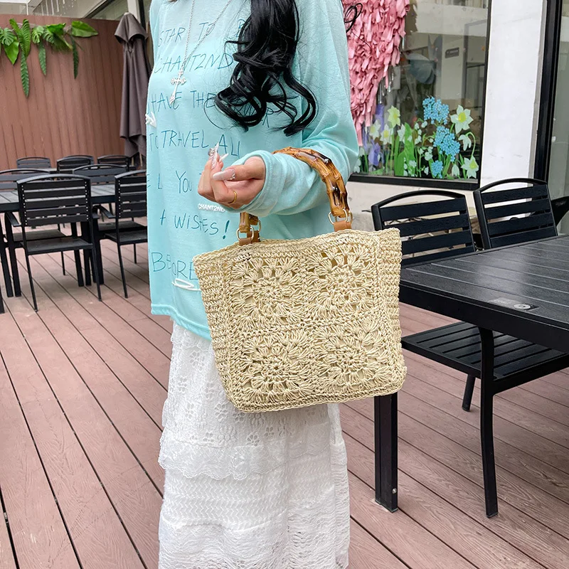 Богемные полые вязаные крючком цветочные соломенные тканые сумки для женщин с бамбуковой ручкой, портативная бумажная веревка, вязаная сумка, сумка для отдыха и путешествий