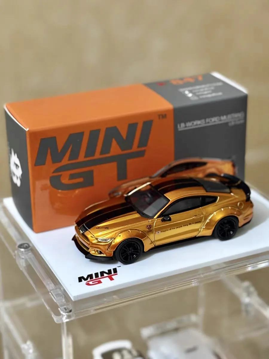สินค้าใหม่ในสต็อก รถโมเดลขนาด 1/64 มินิ GT ฟอร์ด มัสแตง LB โกลด์ LBWK MGT00847 รถโมเดลโลหะผสม ของสะสมตกแต่งห้อง ของขวัญวันเกิด ของเล่น