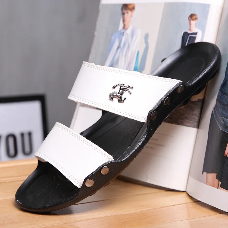 

Hot Sale Designer Slippers For Men Slides White Lightweight Flat Slipper Leather Man Beach Shoes Outdoor Indoor Men's Flip-flops