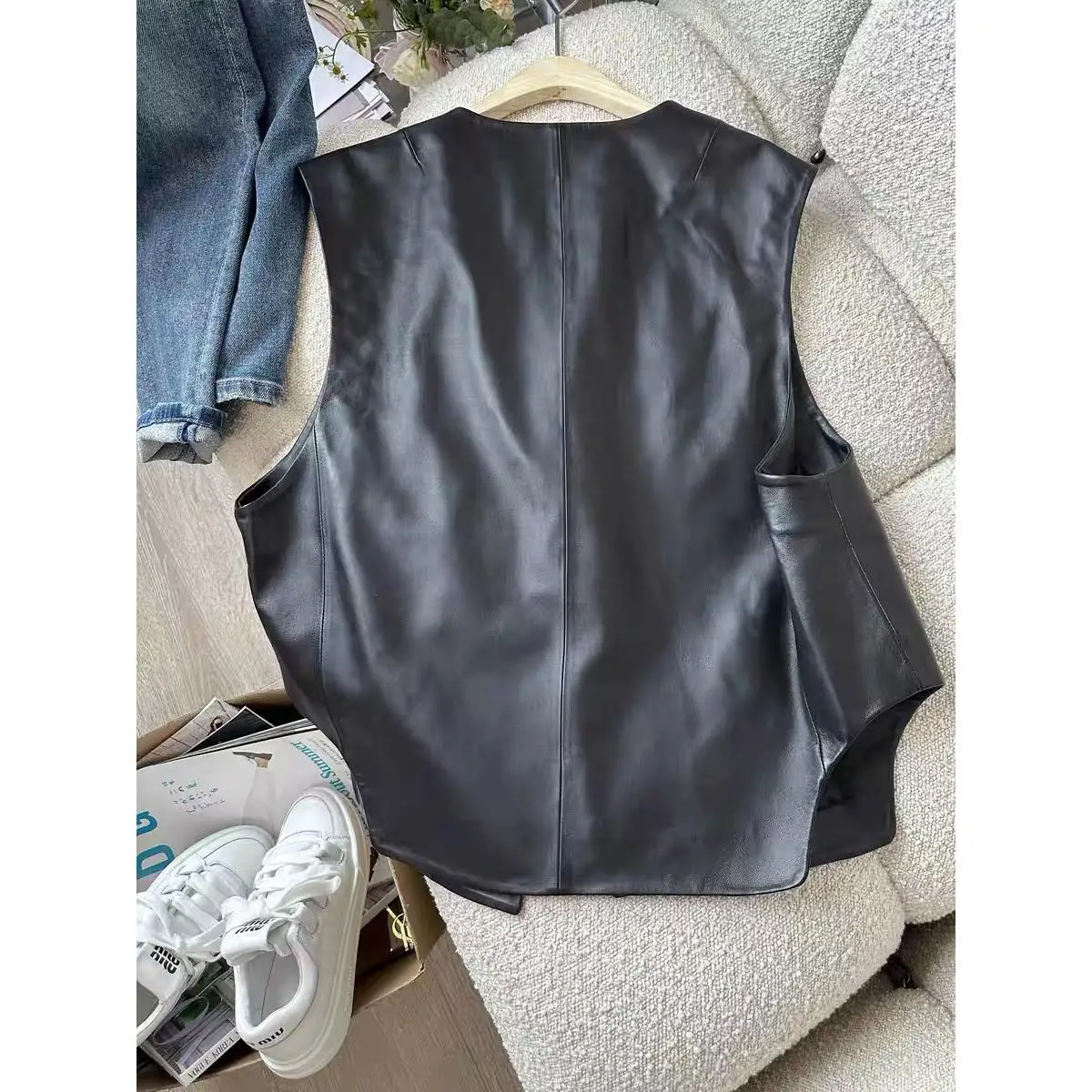 

Instantly Elevate Your Sle round Ne eepskin Vest Small eepskin Hand Sewn Button Chic Layering Women's Faion