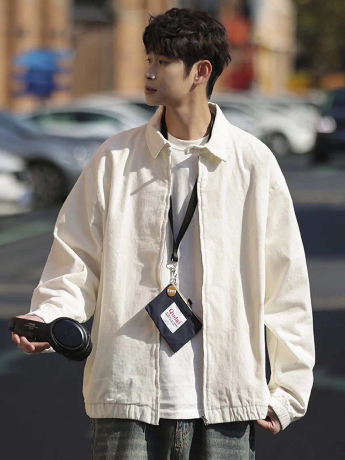 

Новая мужская вельветовая куртка 2024 года, свободного кроя, с отложным воротником, весенне-осенняя, модная, простая, в японском стиле, повседневная.