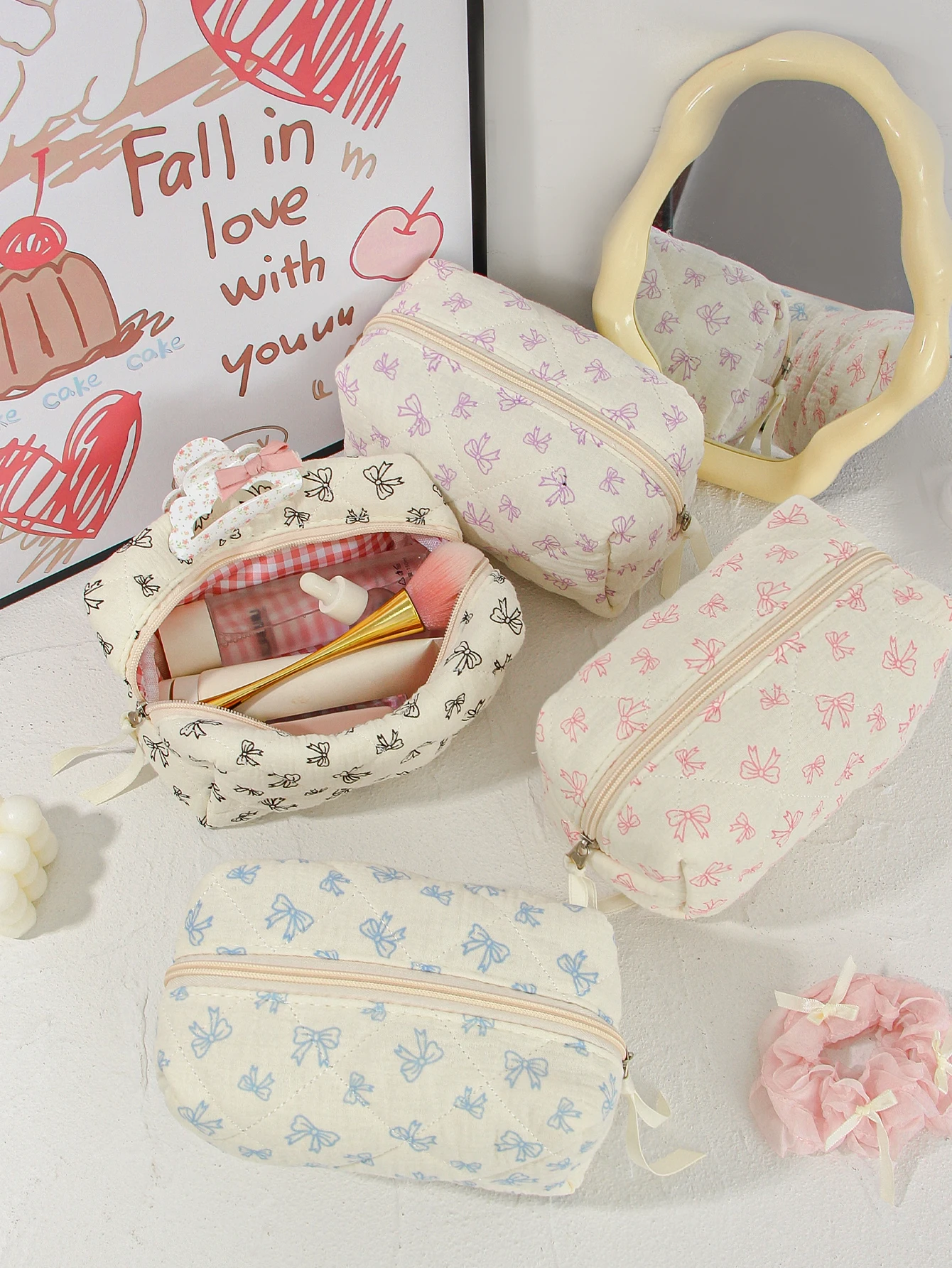1pcs Cute Bow Quilted Makeup Bag, Fashion Portable Makeup Bag, Travel Essential Makeup Bag, Holiday Gift Makeup Bag