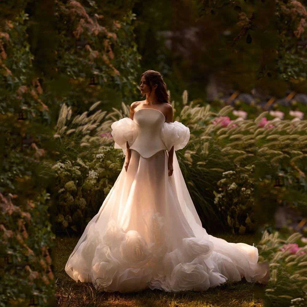 

Customized Elegant White Tulle Wedding Dresses Sweetheart Trailing Sexy High-quality A-Line for Floor-length Dress with Flowers