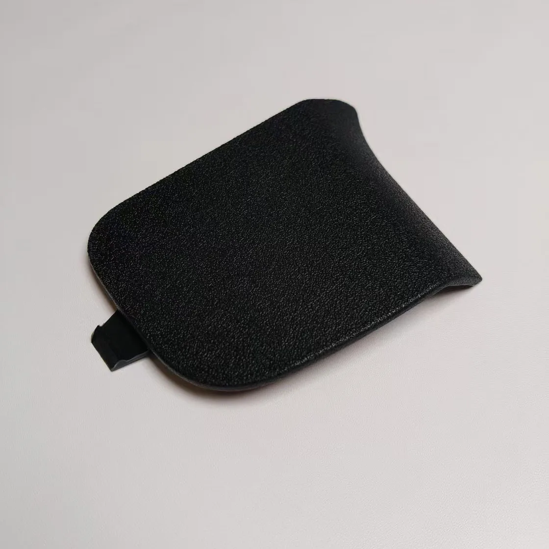 Cocok untuk Jeep Commander Grand Cherokee Sabuk Pengaman Sisi Pengemudi Penutup Jangkar Batu Tulis Gelap 5KD27XDVAA