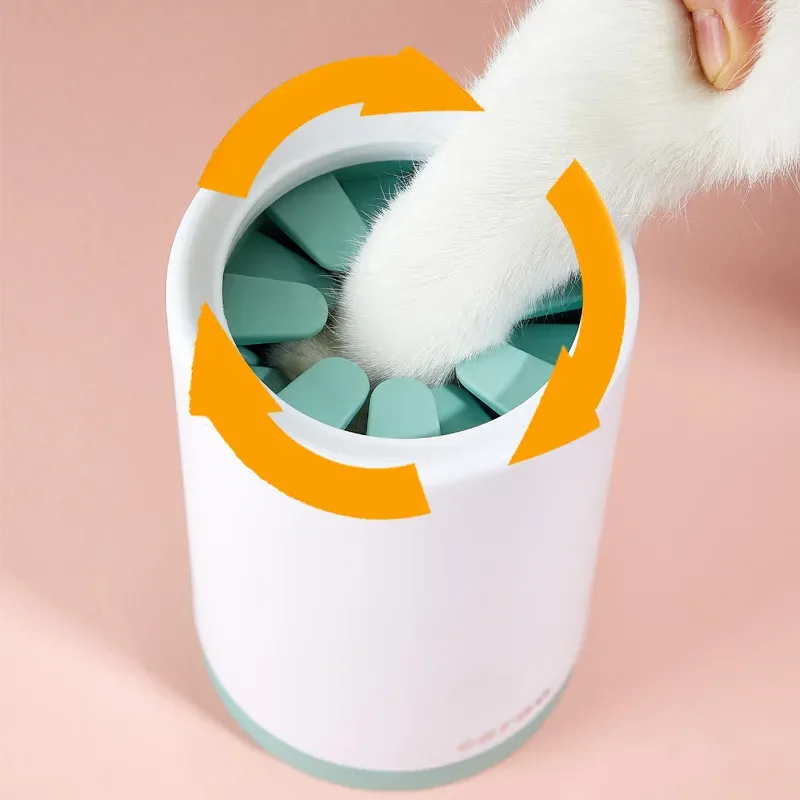 Dog Paw Cleaner Cup for Small Large Dogs Portable Outdoor Pet Foot Washer Cup Paw Clean Brush Soft Silicone Foot Wash Combs Aseo