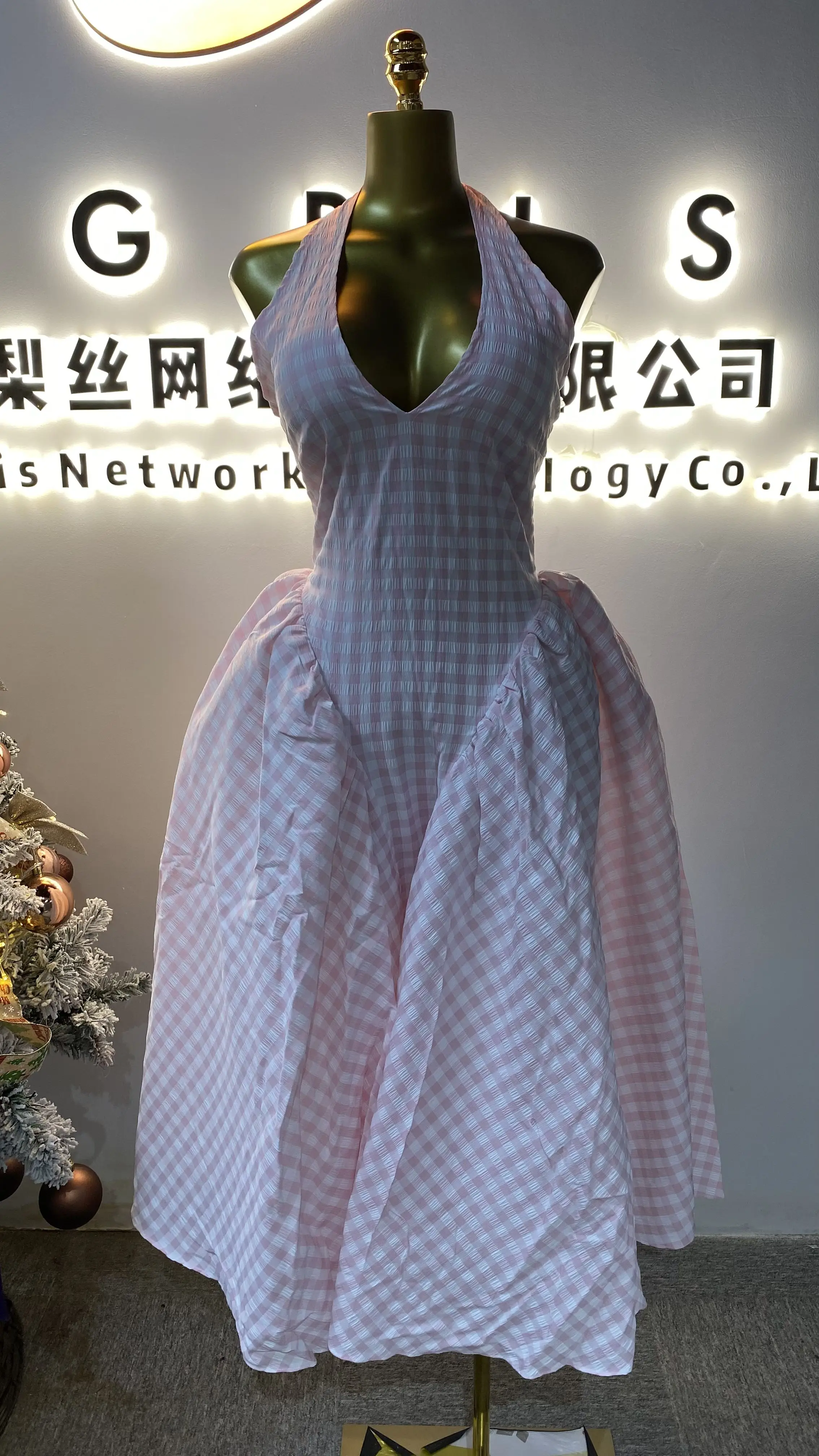 

Fashion summer women's clothing supplier sleeveless plaid print backless maxi dress-GZMM408