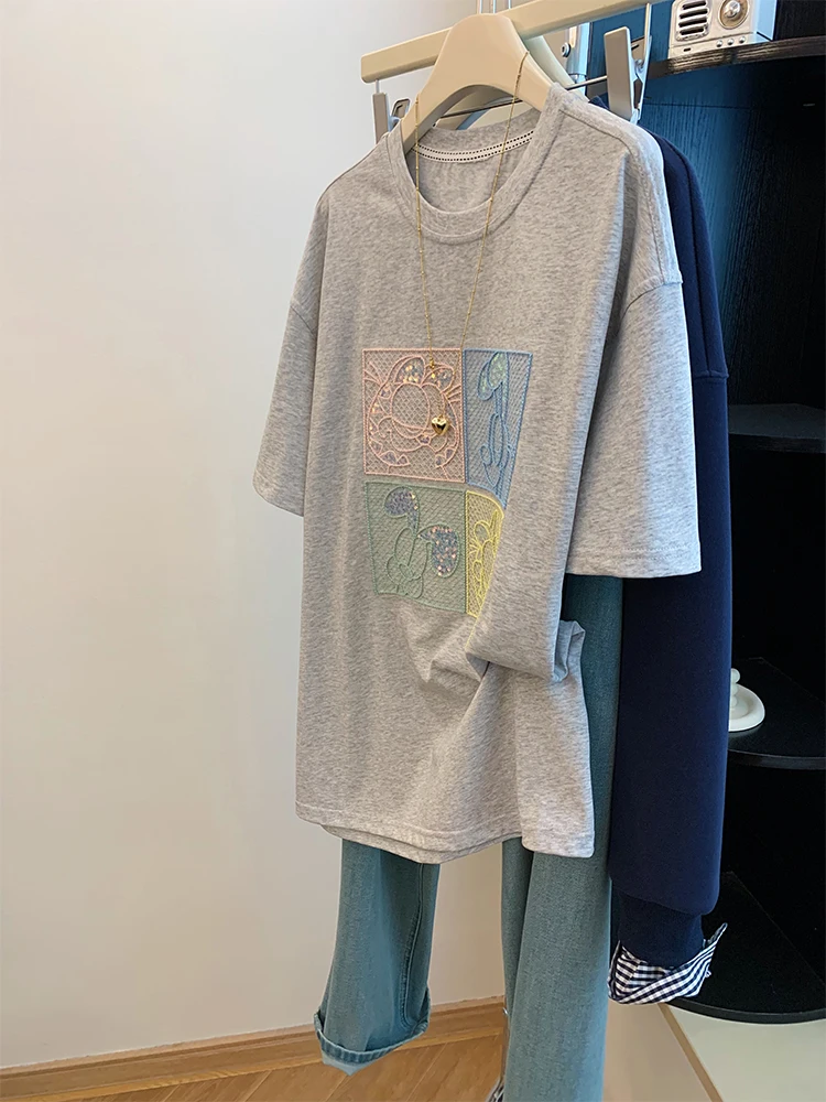 

Женская футболка с вышивкой, короткий рукав, корейский стиль, шикарный летний топ, омолаживающий, модный, для повседневной носки, свободный крой