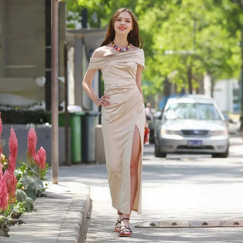 เดรสสายเดี่ยวผ้าซาตินผสมลูกไม้เซ็กซี่ ผู้หญิง แขนกุด เปิดหลัง ทรงไม่สมมาตร เดรสสั้น ฤดูร้อน 2025 ชุดราตรีสำหรับงานปาร์ตี้